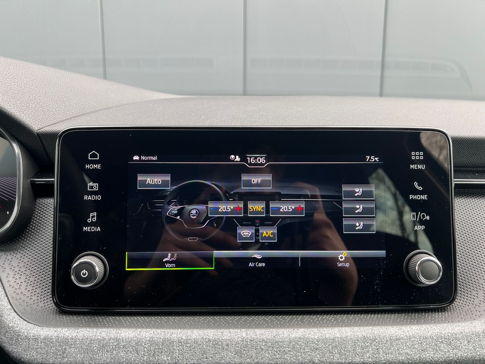 Fahrzeugabbildung SKODA Kamiq Tour 1.0 TSI DSG *AHK, ACC, 17"-LM*