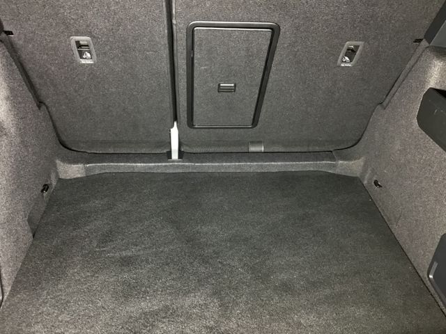 Fahrzeugabbildung Skoda Karoq Sportline 1.5 TSI DSG/Navi/ACC/SHZ/Matrix