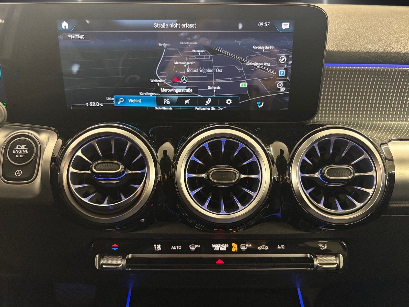 Fahrzeugabbildung Mercedes-Benz GLB 250 4M*Progressive*Night*LED*Kamera*Keyless*