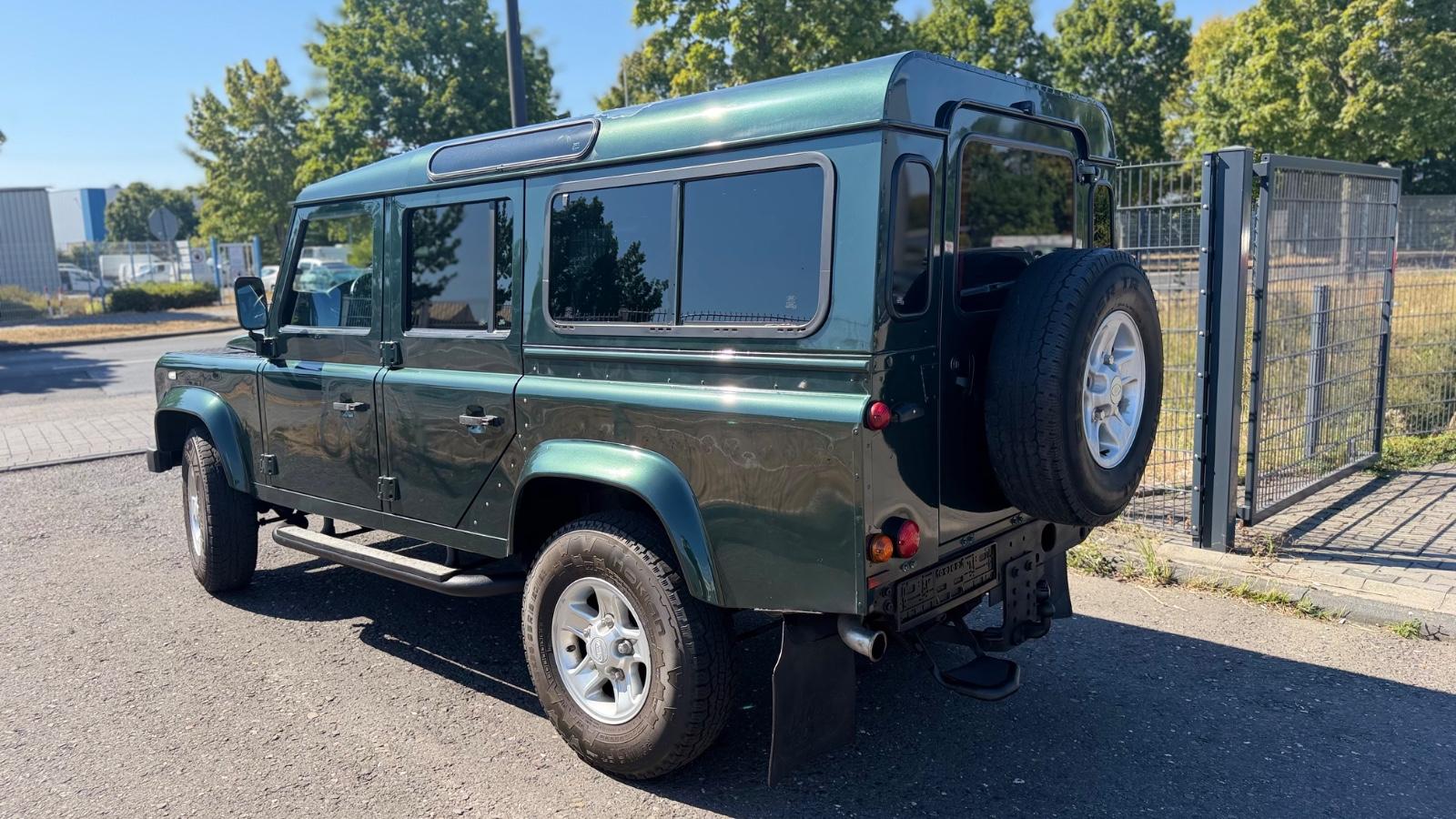 Land Rover Defender 110 Station Wagon 2.4 TD4 | 122 ch | BVM | Sièges sport chauffants | Attelage | Pare-brise chauffant | Jantes alliage