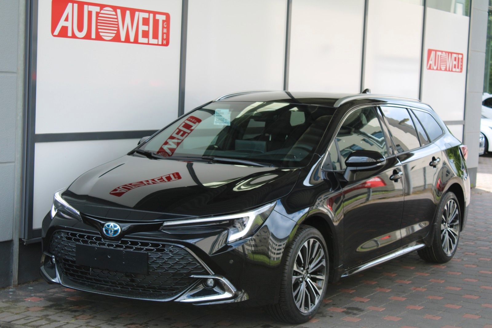 Fahrzeugabbildung Toyota Corolla TS 2.0 Hybrid + Technik-Paket