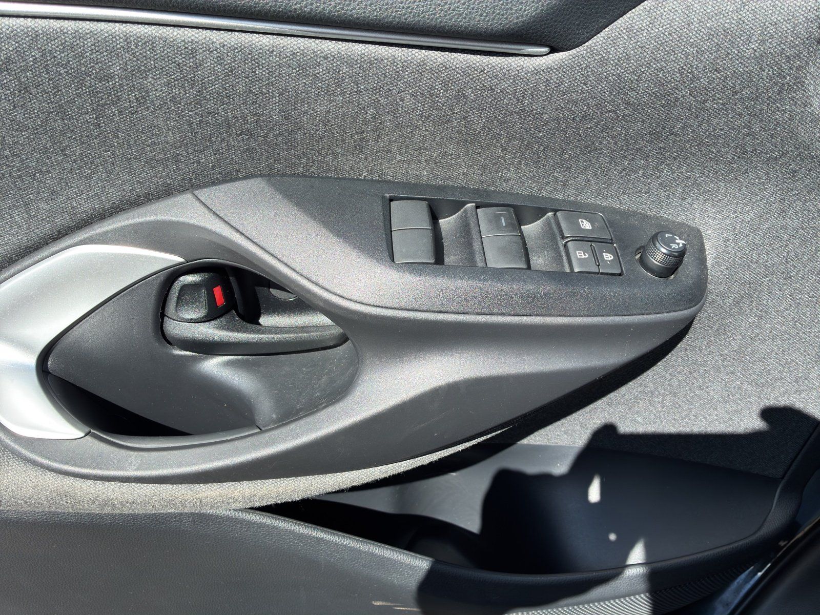 Fahrzeugabbildung Toyota Yaris 1.5 Dual-VVT-iE Hybrid Club Kamera,LED,LM