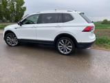Volkswagen Tiguan Allspace 2.0 TDI SCR 176kW DSG 4MOTIO... - gebrauchte VW Tiguan Allspace aus dem Jahr 2017