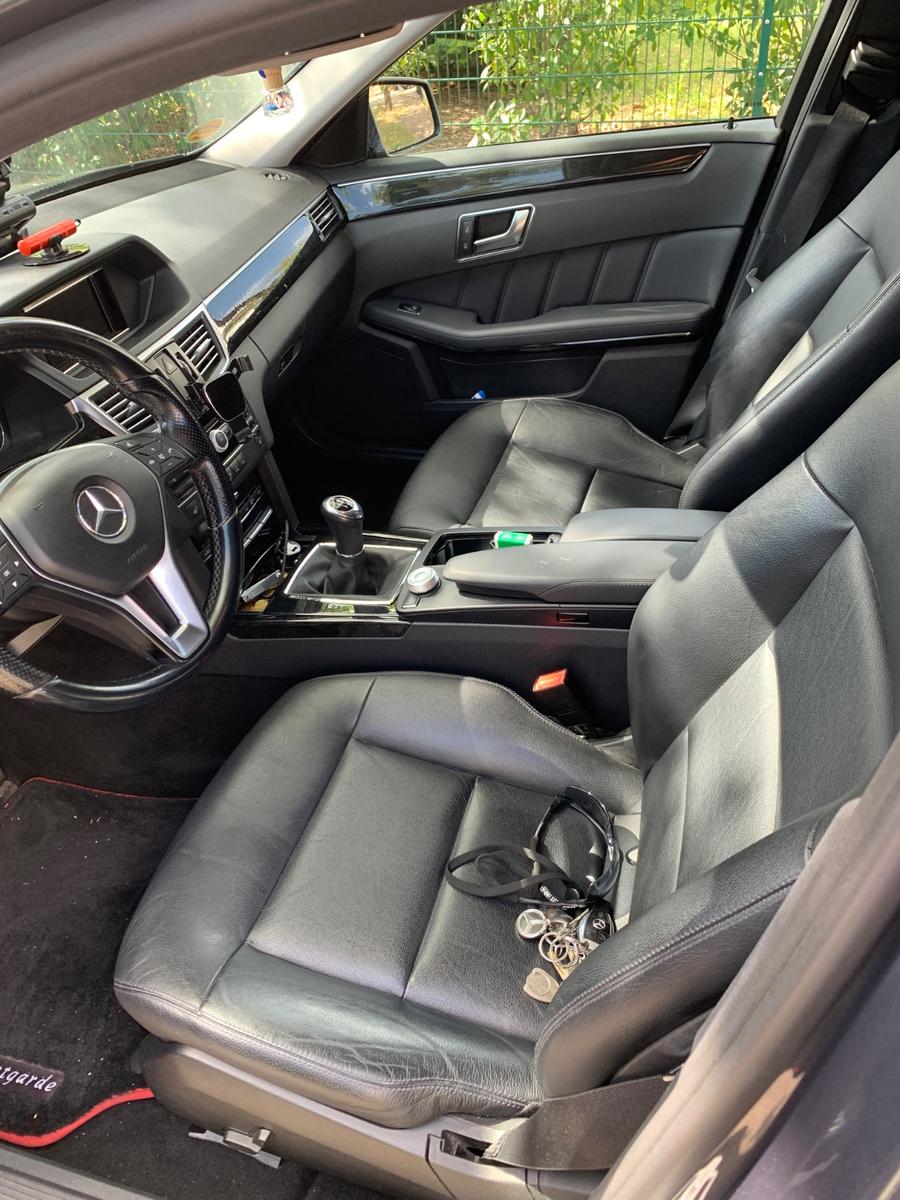 Mercedes-Benz E 220 CDI T BlueEFFICIENCY Standard