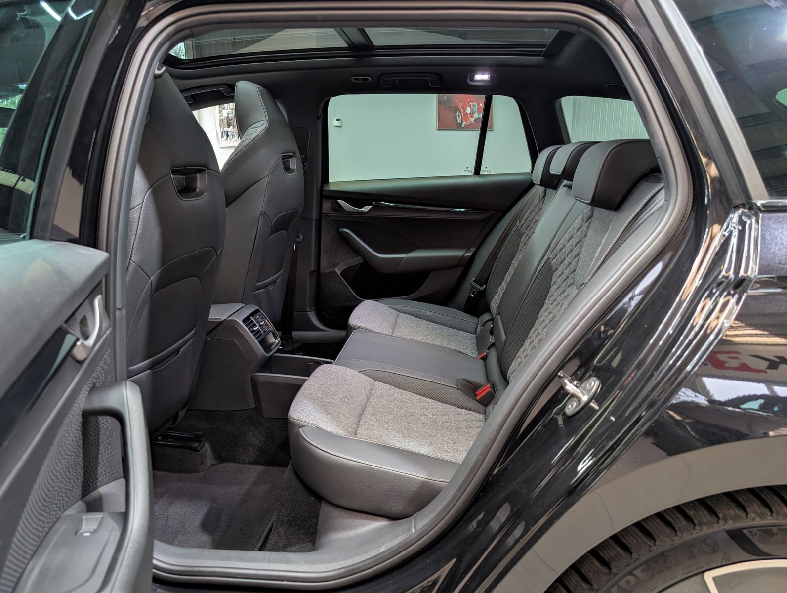 Fahrzeugabbildung SKODA Octavia 1.5 TSI Sportline Pano Matrix AHK 5J.Gar