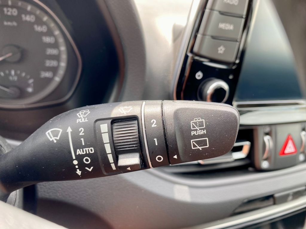 Fahrzeugabbildung Hyundai i30 1.0 AAC SHZ KAMERA ALU ALLWETTER CARPLAY