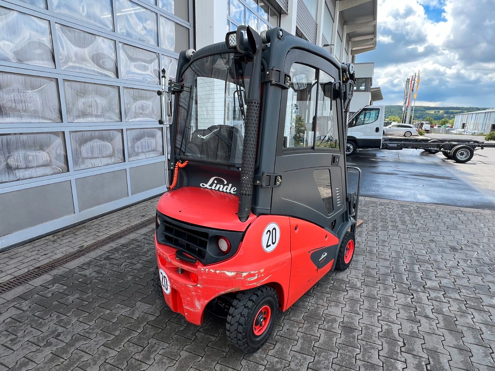 Fahrzeugabbildung Linde H14D-01 / HH 4,6m / 2.252h / Diesel / SS / Waage