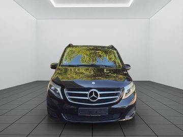 Mercedes V 220 - 9