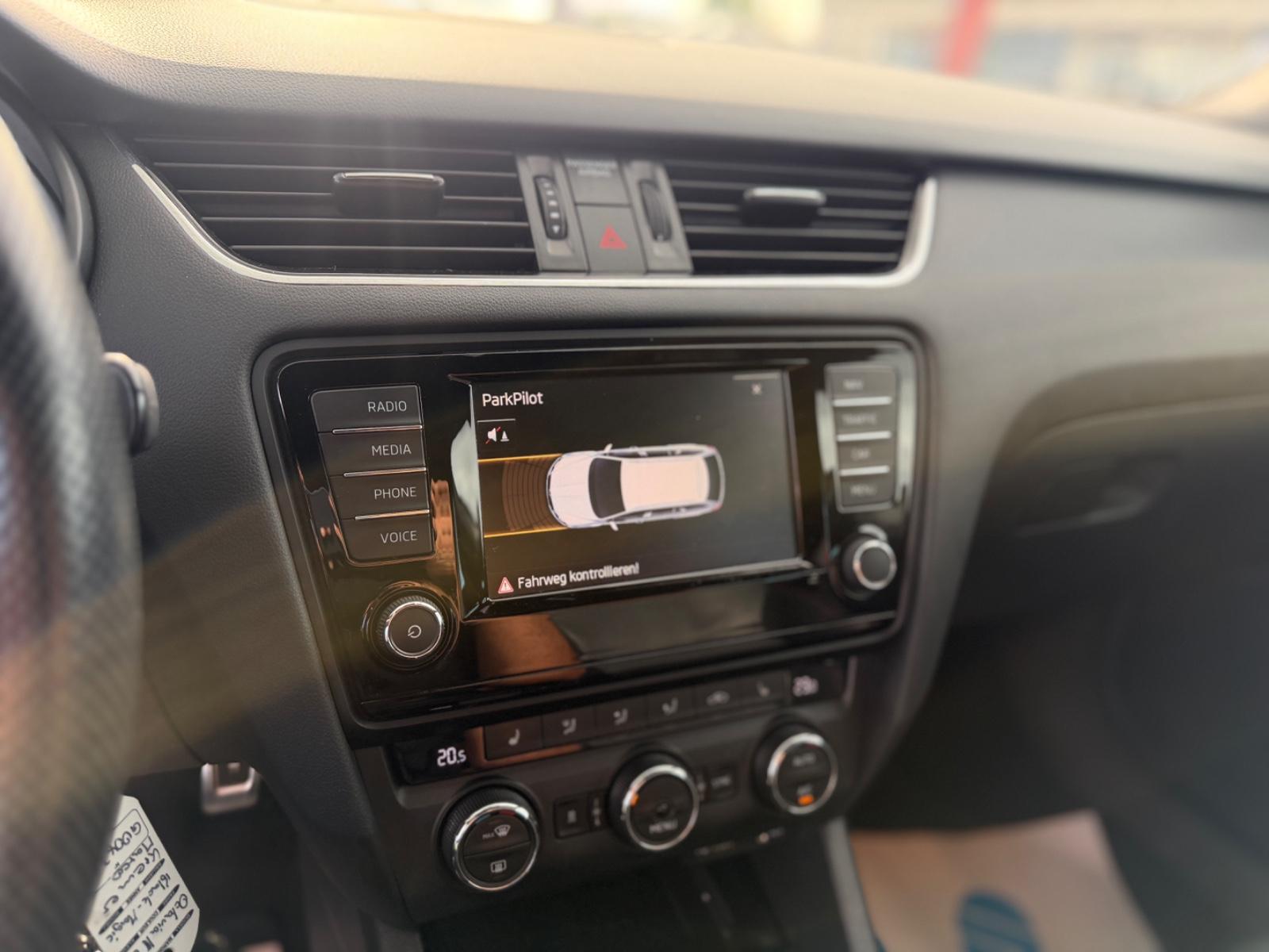 SKODA OCTAVIA COMBI RS 220 ch BVM - 1ère MAIN - CUIR - HIFI - 193000 km