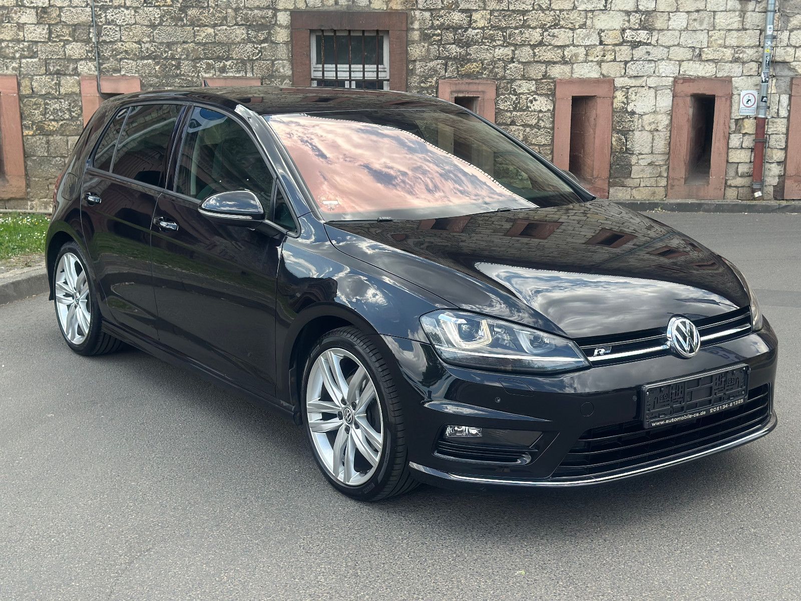 Fahrzeugabbildung Volkswagen GOLF VII R LINE+HIGHLINE BMT