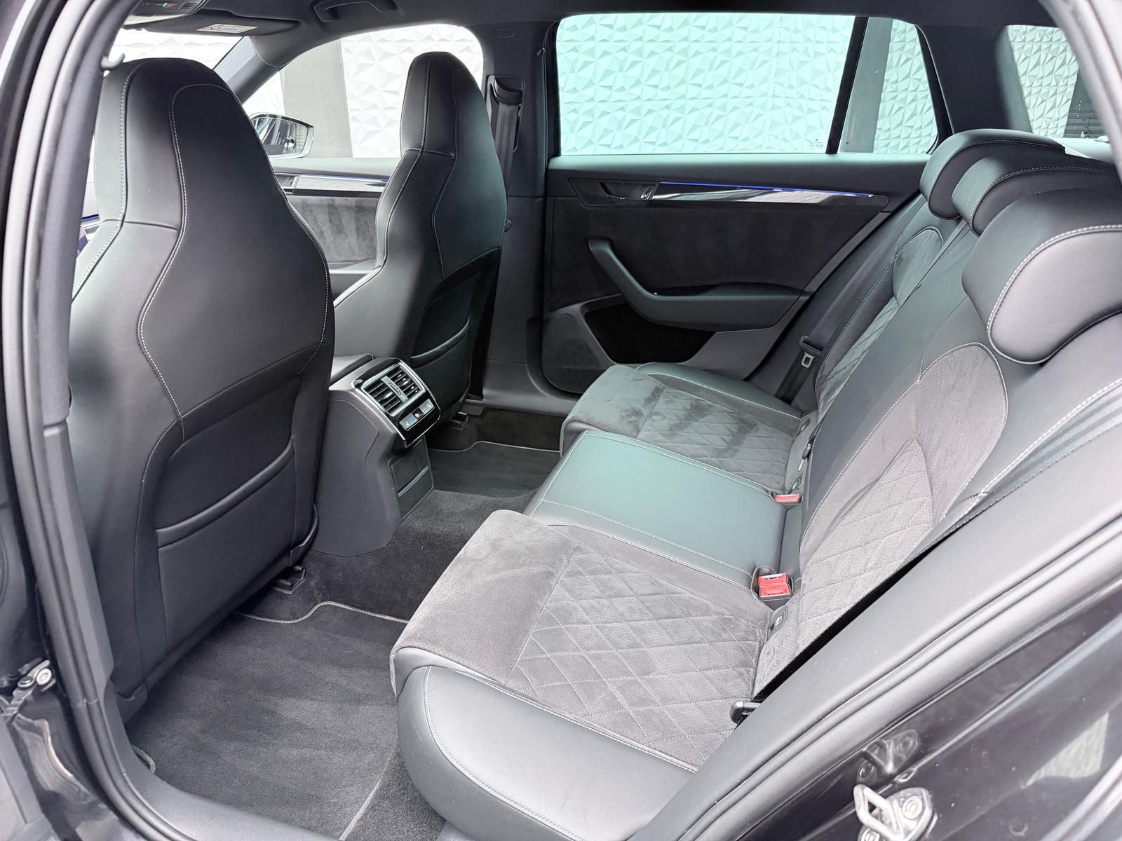 Fahrzeugabbildung SKODA SPORTLINE 2.0 TDI/VIRTUAL/R-CAM/LED/ACC/DCC/DAB+