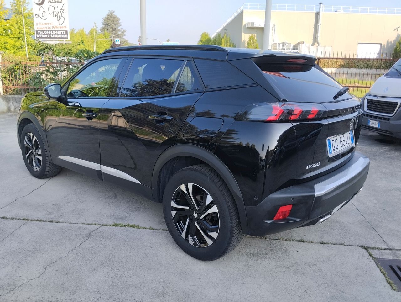 Peugeot 2008 PureTech 130 S&S GT imagem 3