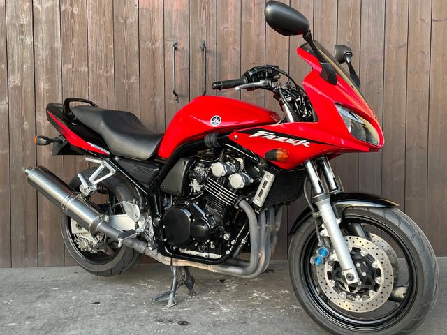 Yamaha FZS 600 Fazer