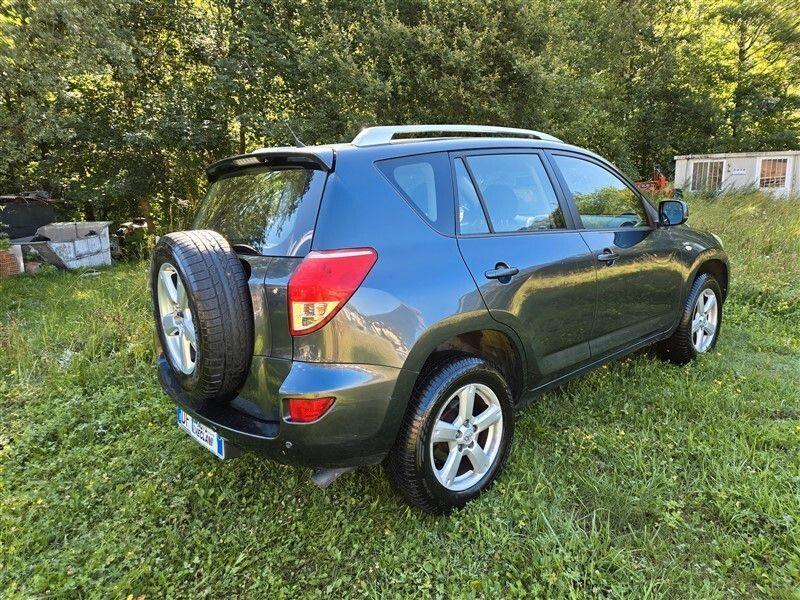 Toyota RAV4 2007 — interior