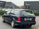Ford Focus 1.6 Trend - Ford Focus aus 2003: Kombi