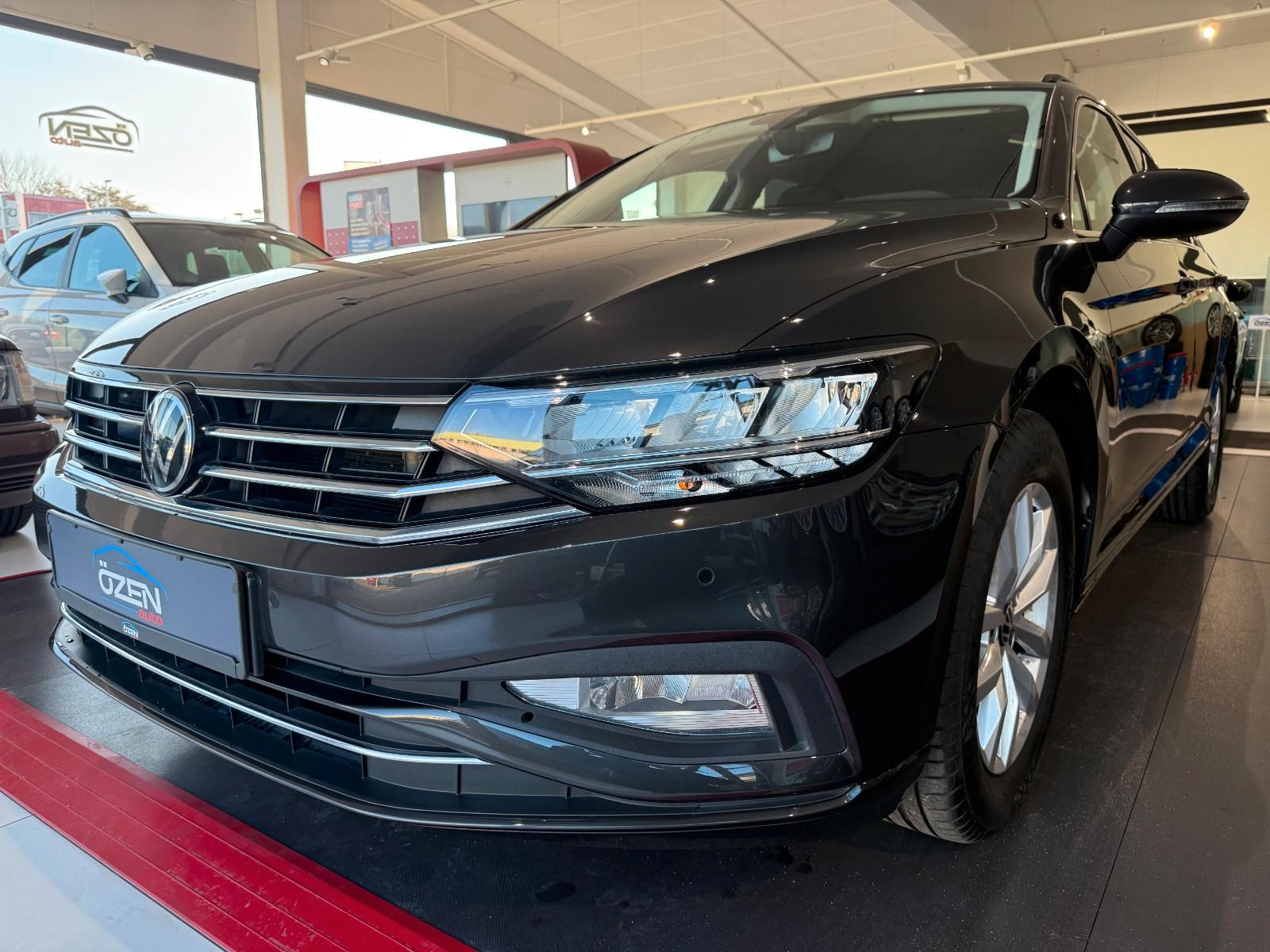 Volkswagen Passat Variant Business *AHK*STANDHEIZUNG*LED*