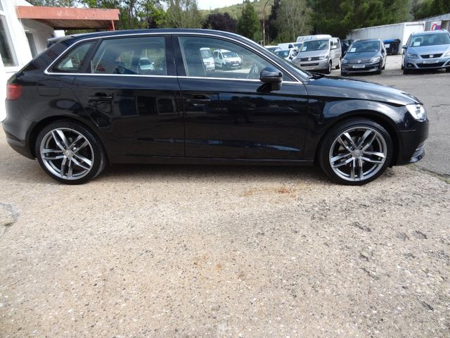 Fahrzeugabbildung Audi A3 Sportback ambition/18-Zoll/Navi/Xenon/SitzH/
