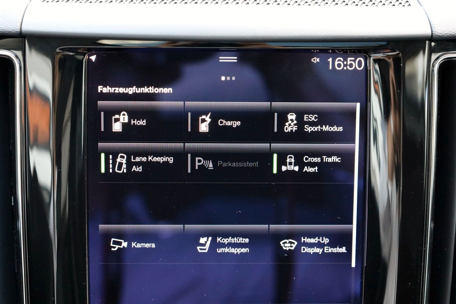 Fahrzeugabbildung Volvo XC60 T6 AWD R Design,HUD,Panoram,360°,4xSHAHK+WR