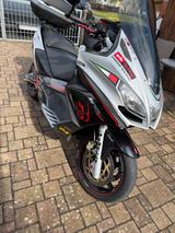 Aprilia SRV 850 schnellster Roller, ready to race - APRILIA ROLLER