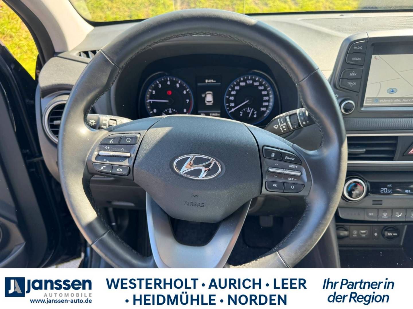 Fahrzeugabbildung Hyundai KONA PREMIUM Navigationspaket