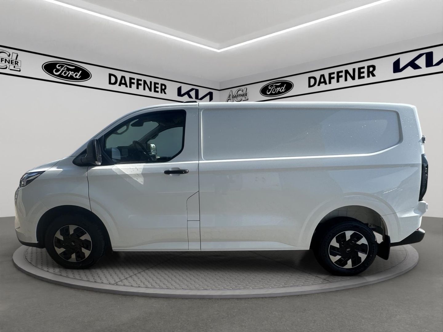 Fahrzeugabbildung Ford Transit Custom Kasten 320 L1 Trend FWD Plug-in H