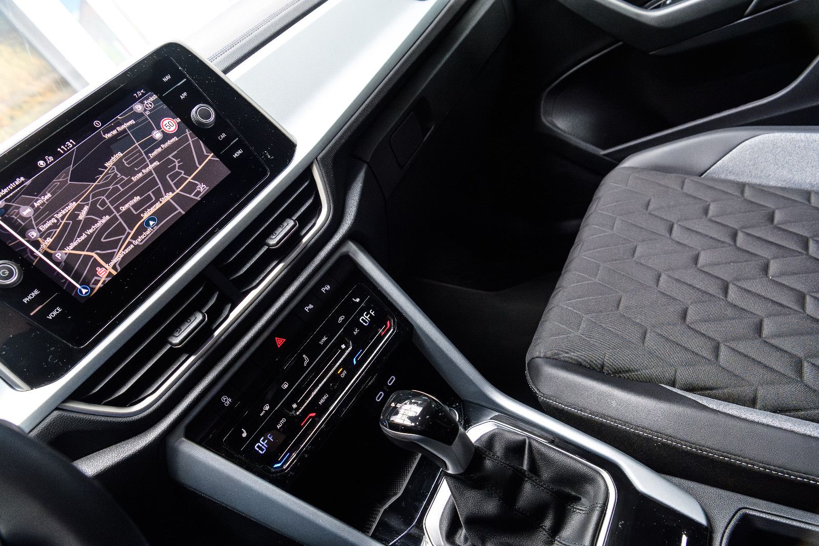 Fahrzeugabbildung Volkswagen T-Roc Goal+LED+AHK+NAVI+SHZ+ACC+GJR+SIDE.ASS