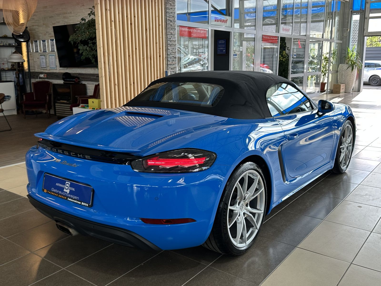 Porsche Boxster 718 Leder BOSE R.Cam Navi Sitzbelüftung foto 25