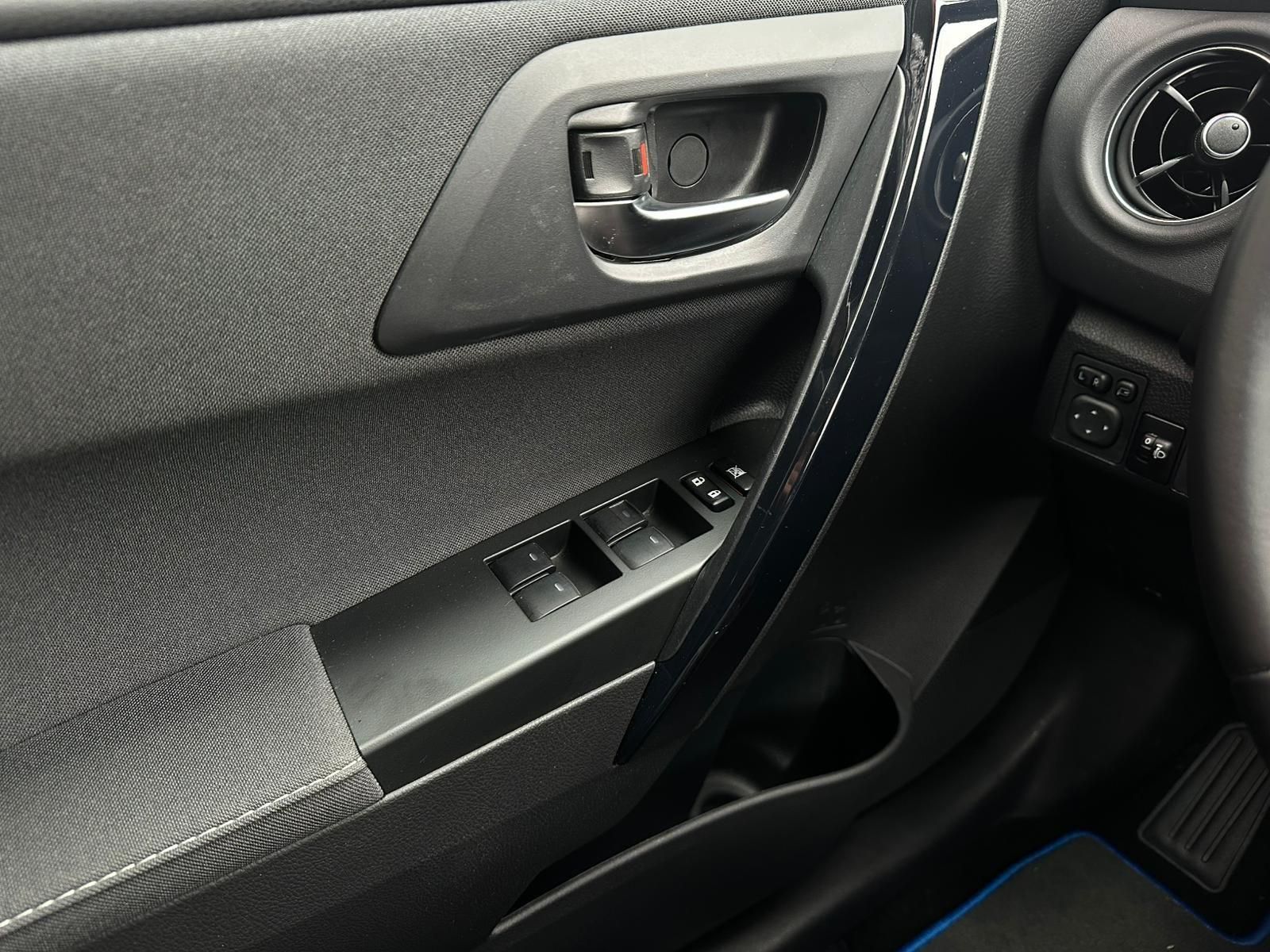 TOYOTA Auris 1.8 HYBRID EDITION S+* SHZ#TEMPO#NAVI#SPUR - Image 17