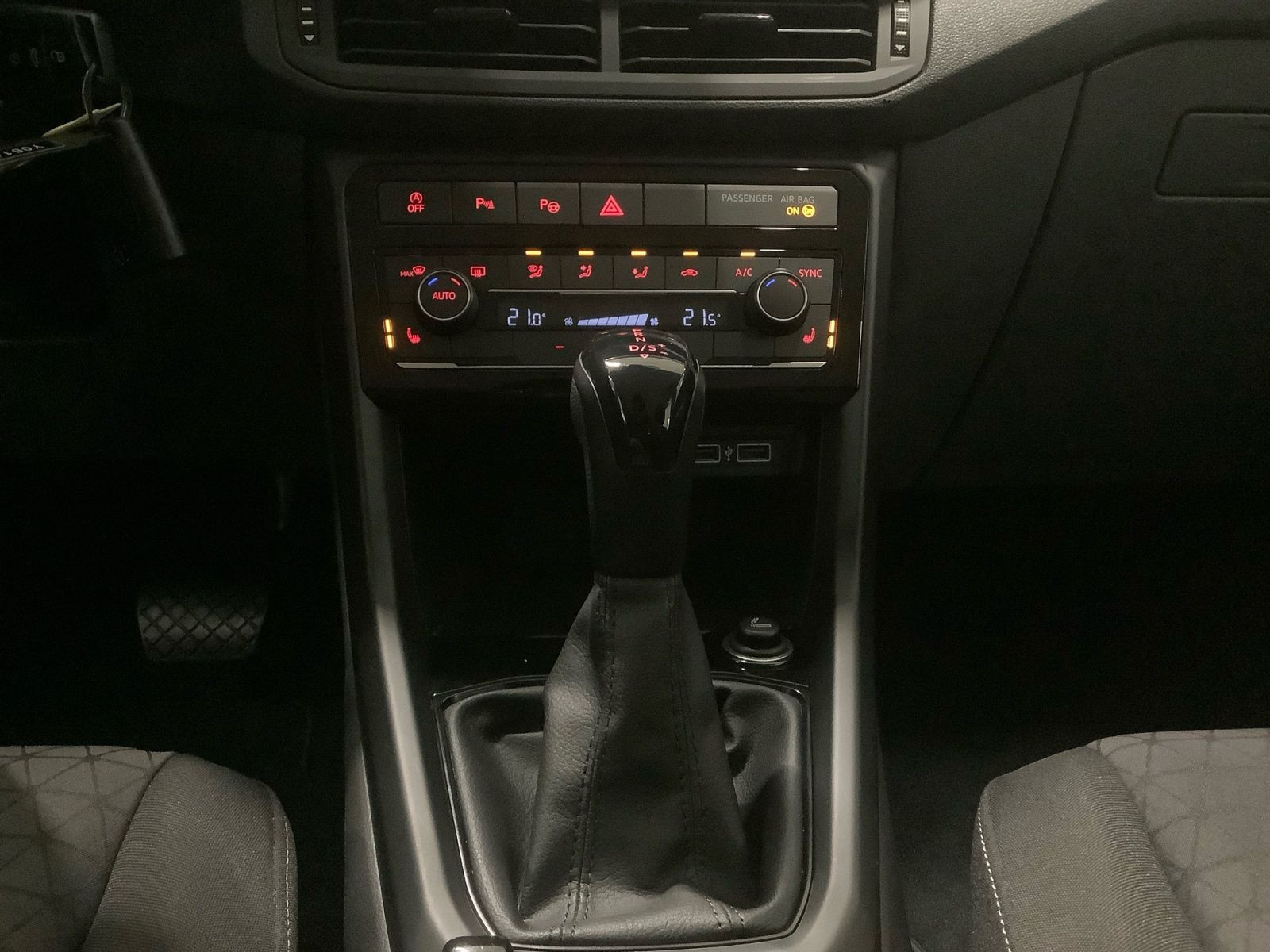 Volkswagen T-Cross 85kW ACC ALLWETTERR LED ALU