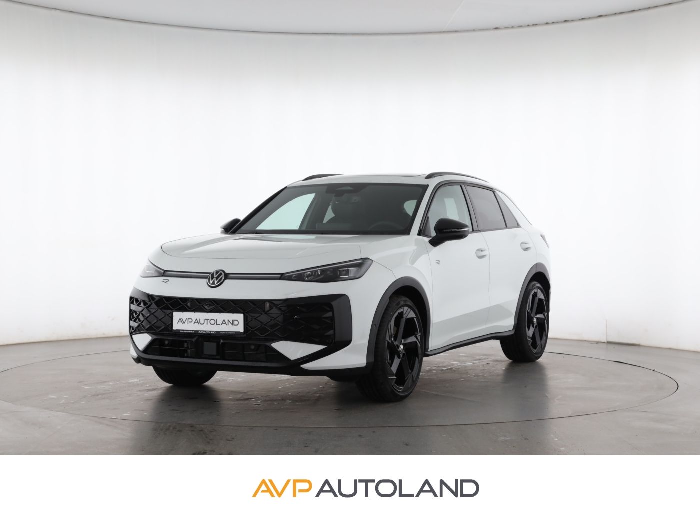 Volkswagen T-Roc 1.5 eTSI DSG R-Line | PANO | AHK | LED |
