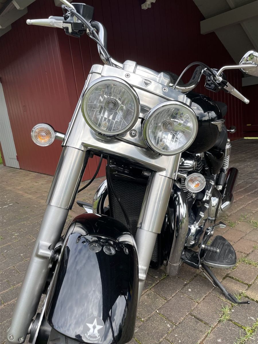 Fahrzeugabbildung Triumph Thunderbird Commander sofort Verfügbar