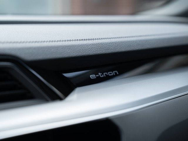 e-tron 50 quattro S line LUFTF.+AHK+MATRIX+RFK
