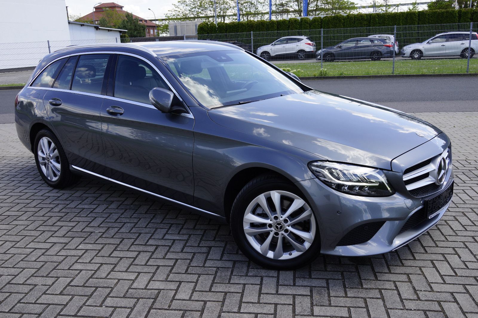 Mercedes-Benz C 220 *4Matic*Avantgarde*Distr*Laserlicht* imagem 3