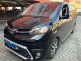 Toyota ProAce Verso L2 Shuttle Comfort 2.0 D-4D 9Sitzer - Toyota: Sitzer 9