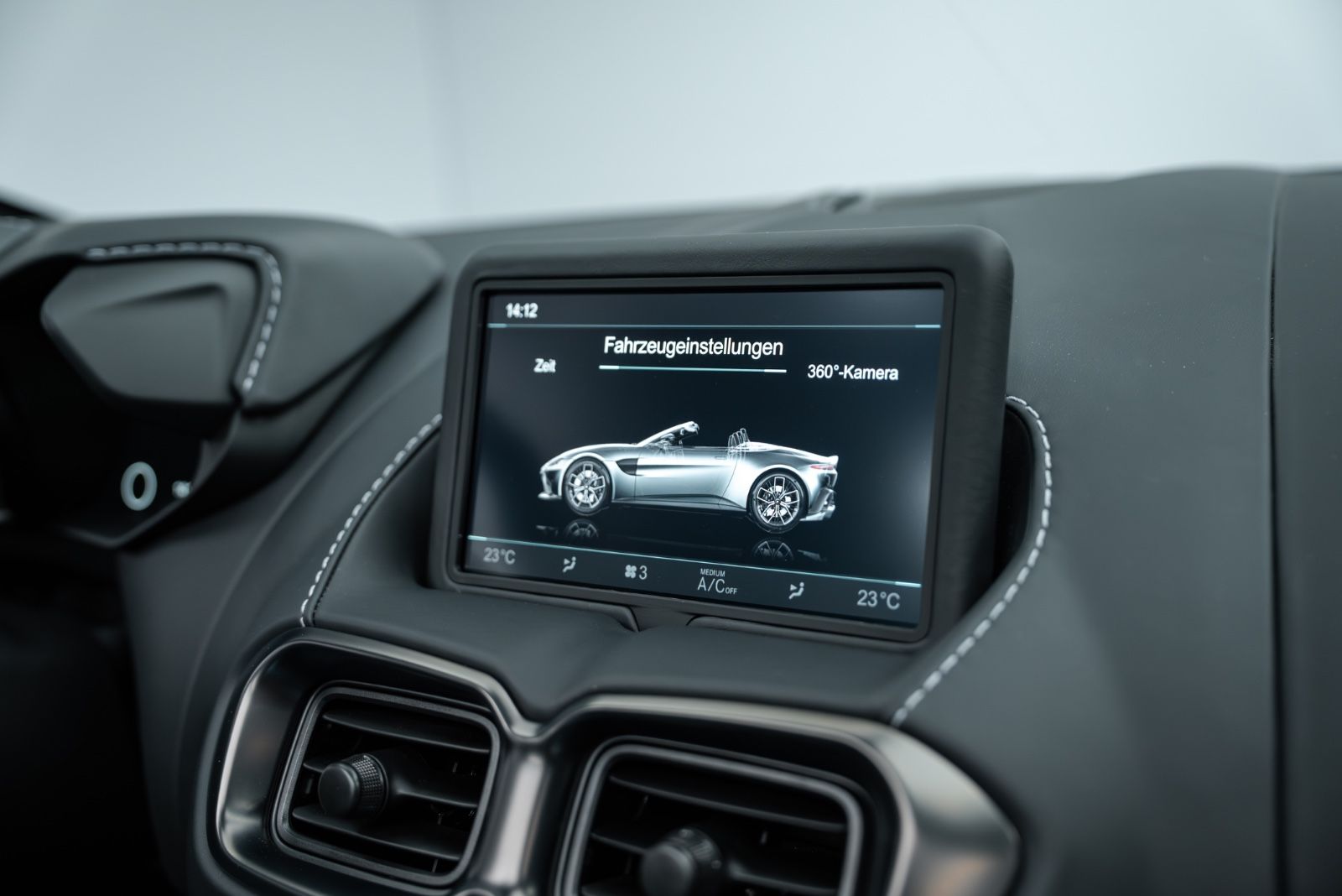 Fahrzeugabbildung Aston Martin V12 Vantage Roadster TOP GEPFLEGT/CARBON SEAT