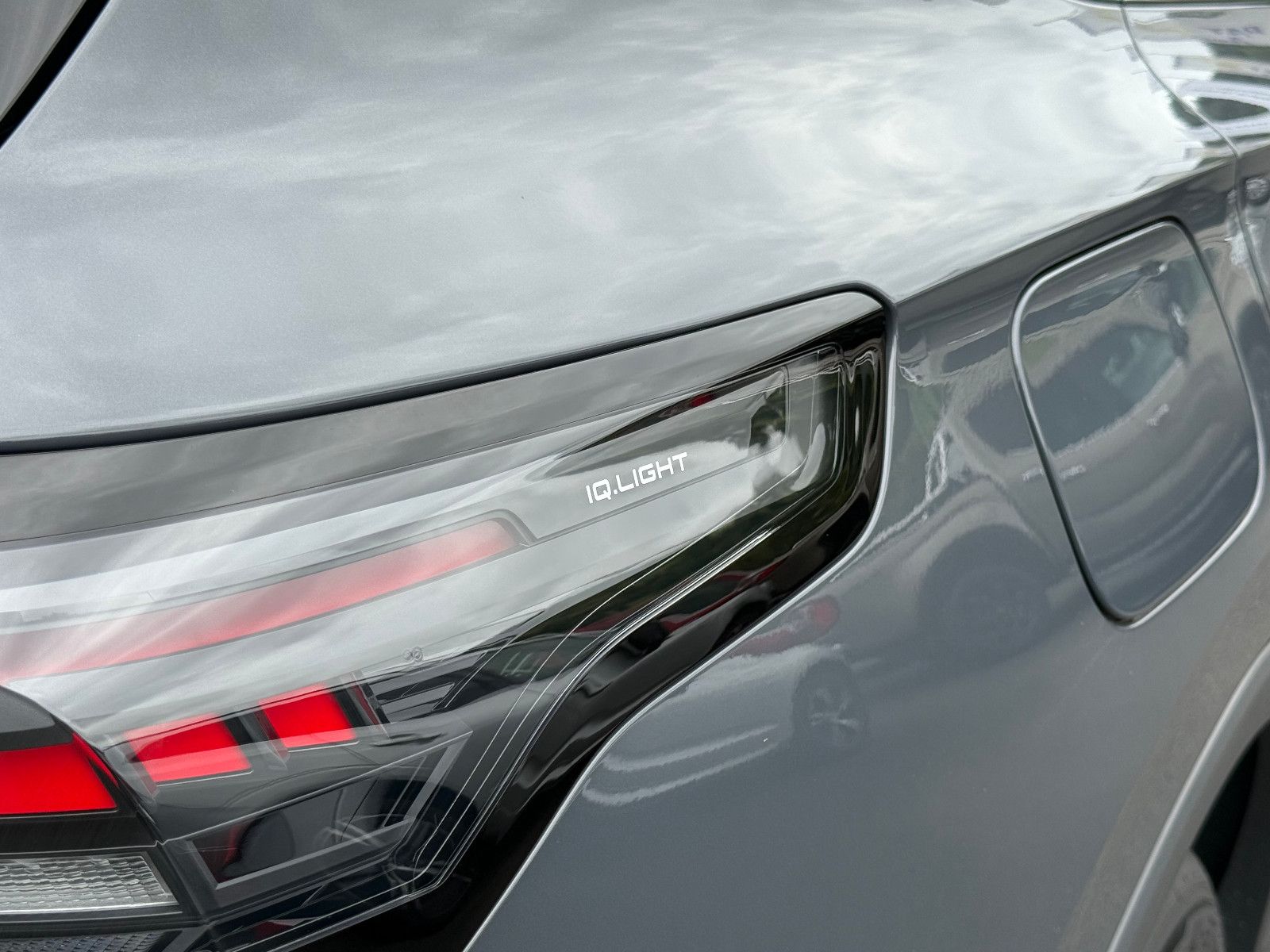 Fahrzeugabbildung Volkswagen Tiguan Elegance AHK ACC HUD LED-Matrix Massage