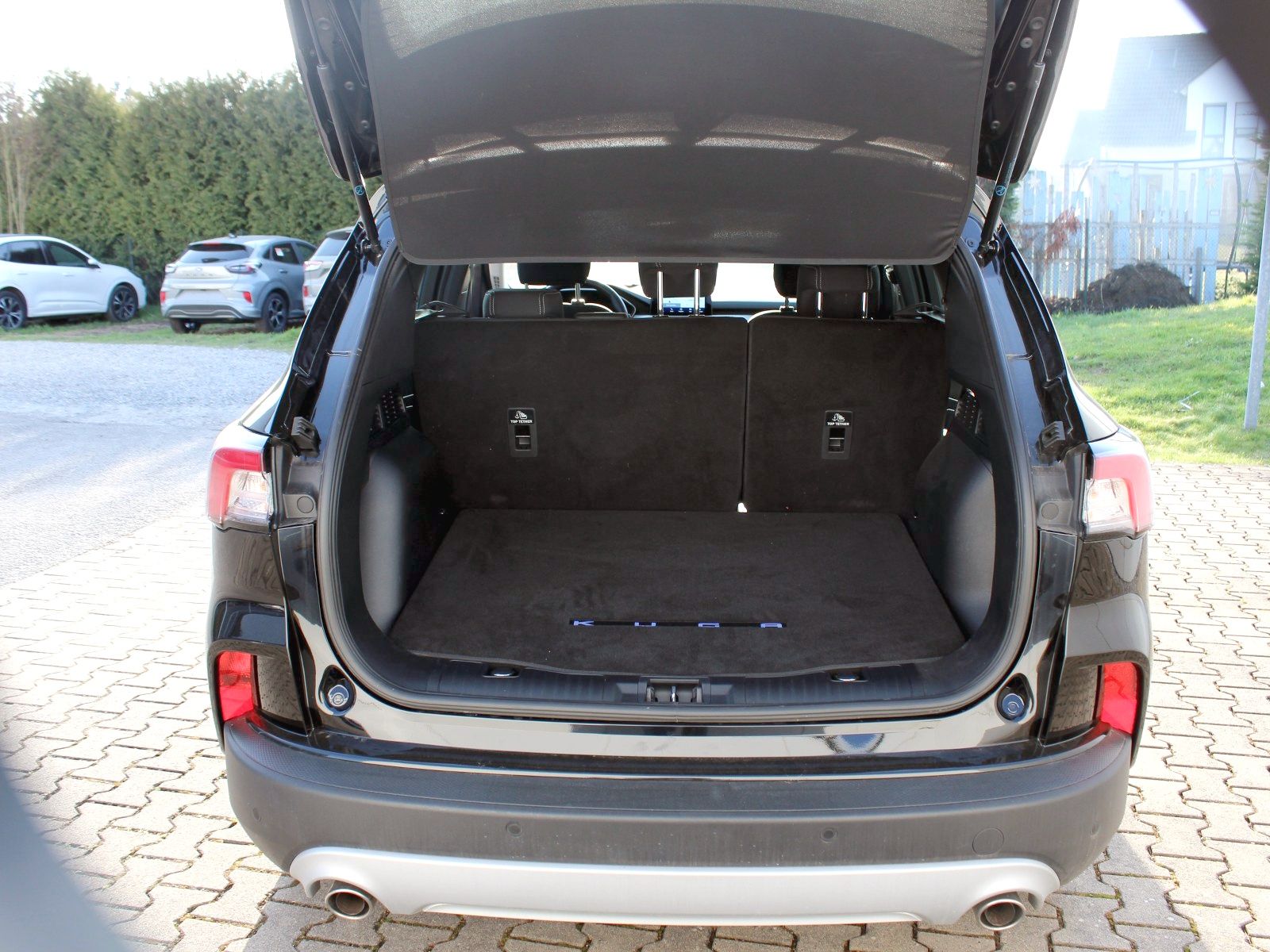 Fahrzeugabbildung Ford Kuga Plug-In Hybrid Cool & Connect 2,5 Duratec