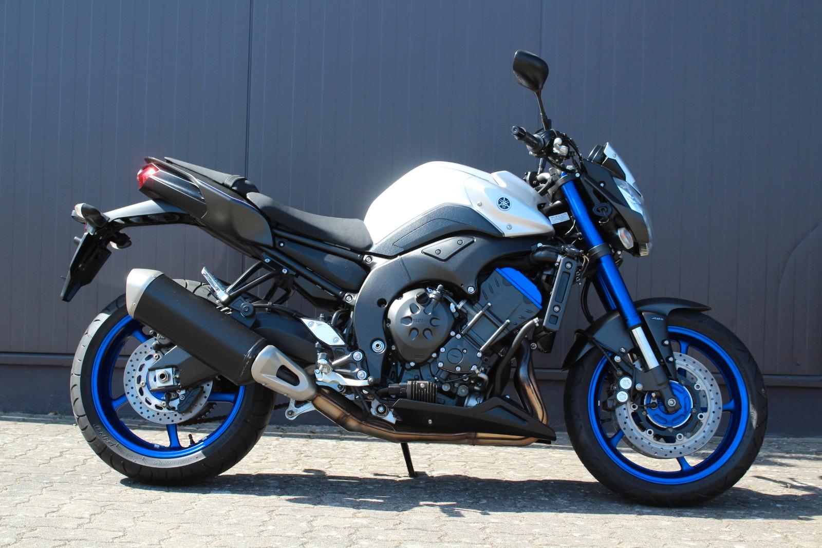 Yamaha FZ 8 ABS / RN 25 / Garantie / nur 13tkm / 1.Hand