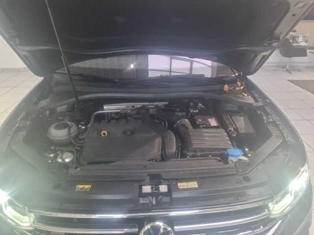 Fahrzeugabbildung Volkswagen Tiguan 1.5 TSI DSG R-Line NAV AHK KAMERA FRONTSC