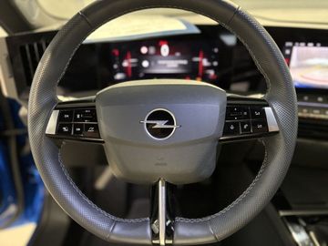 Fotografie 16 des Opel Astra Sports Tourer 1.2 Turbo GS