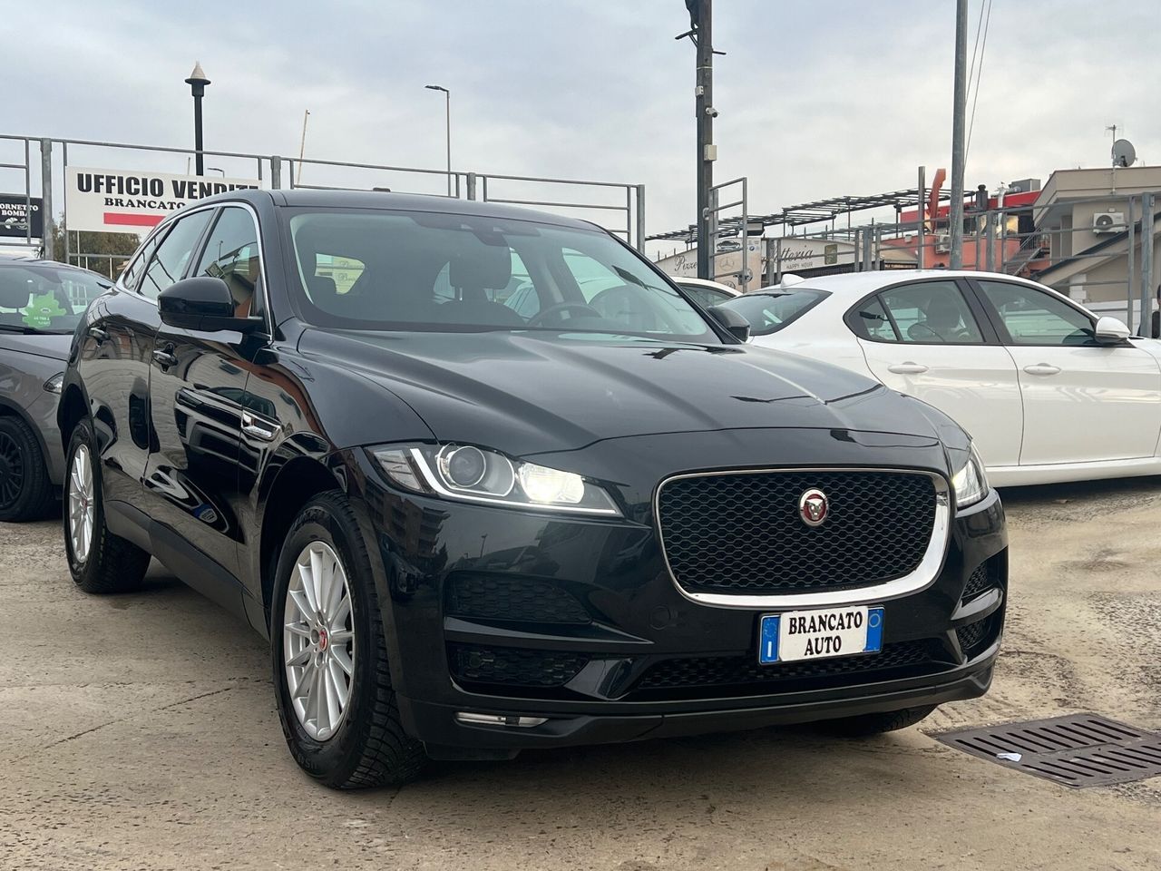 JAGUAR F-Pace