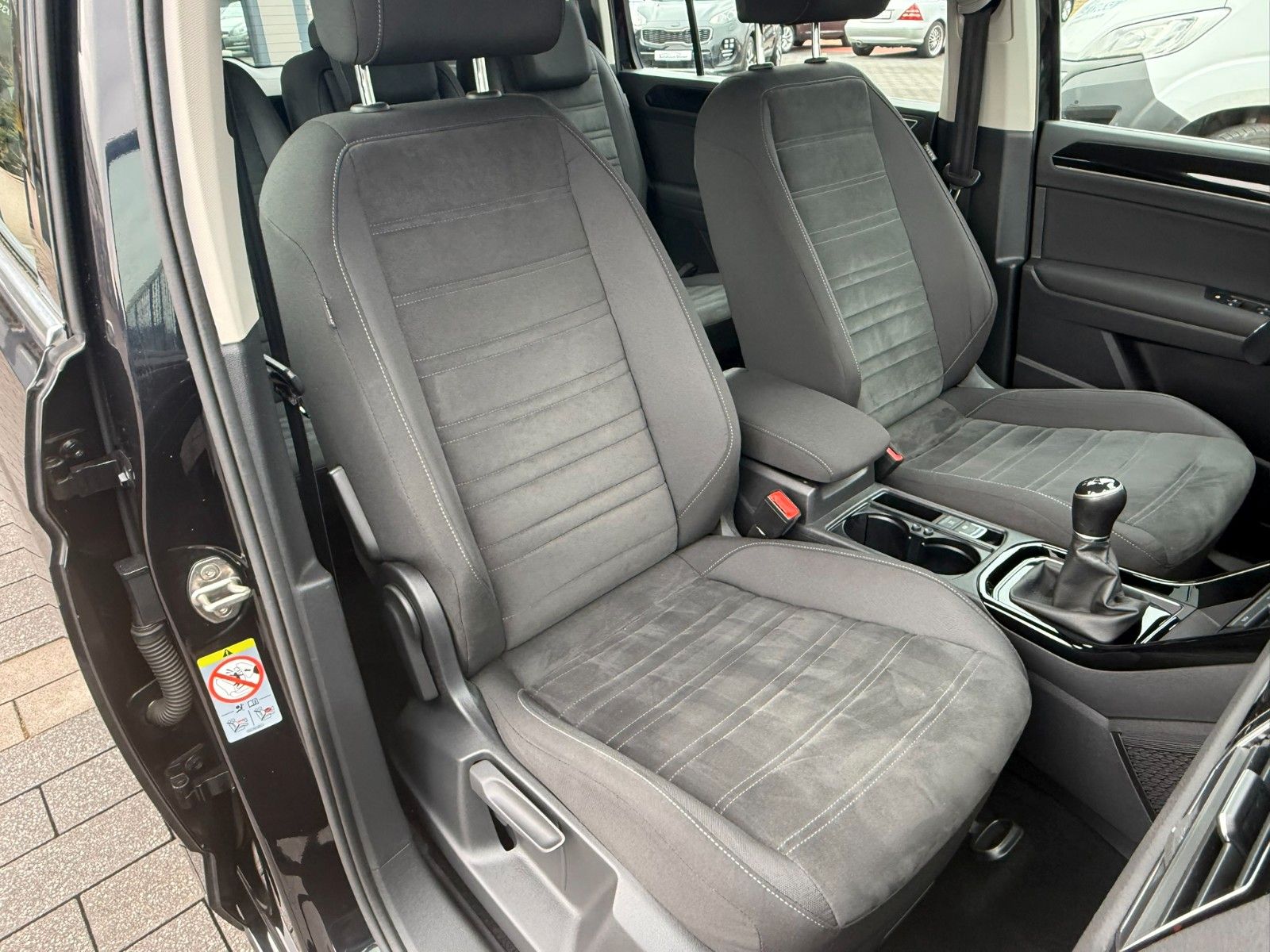Fahrzeugabbildung Volkswagen Touran Highline BMT/Start-Stopp