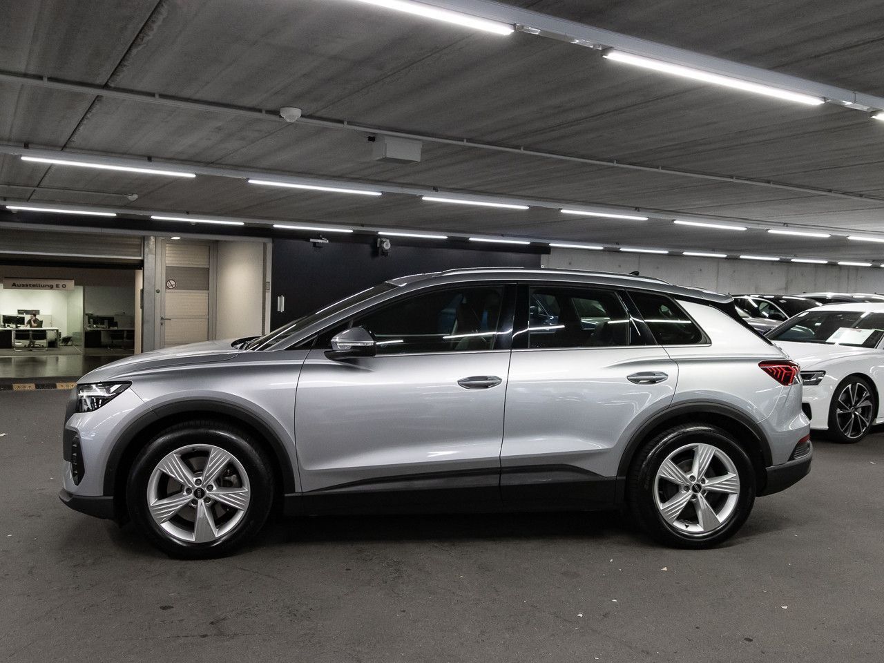 Audi Q4 45 e-tron quattro Standklima Pano AHK 19'' foto 3