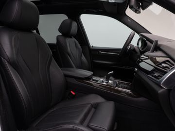 Fahrzeugabbildung BMW X5 xDr 30d M Sport Pano HUD H/K AHK  Comfort 20'