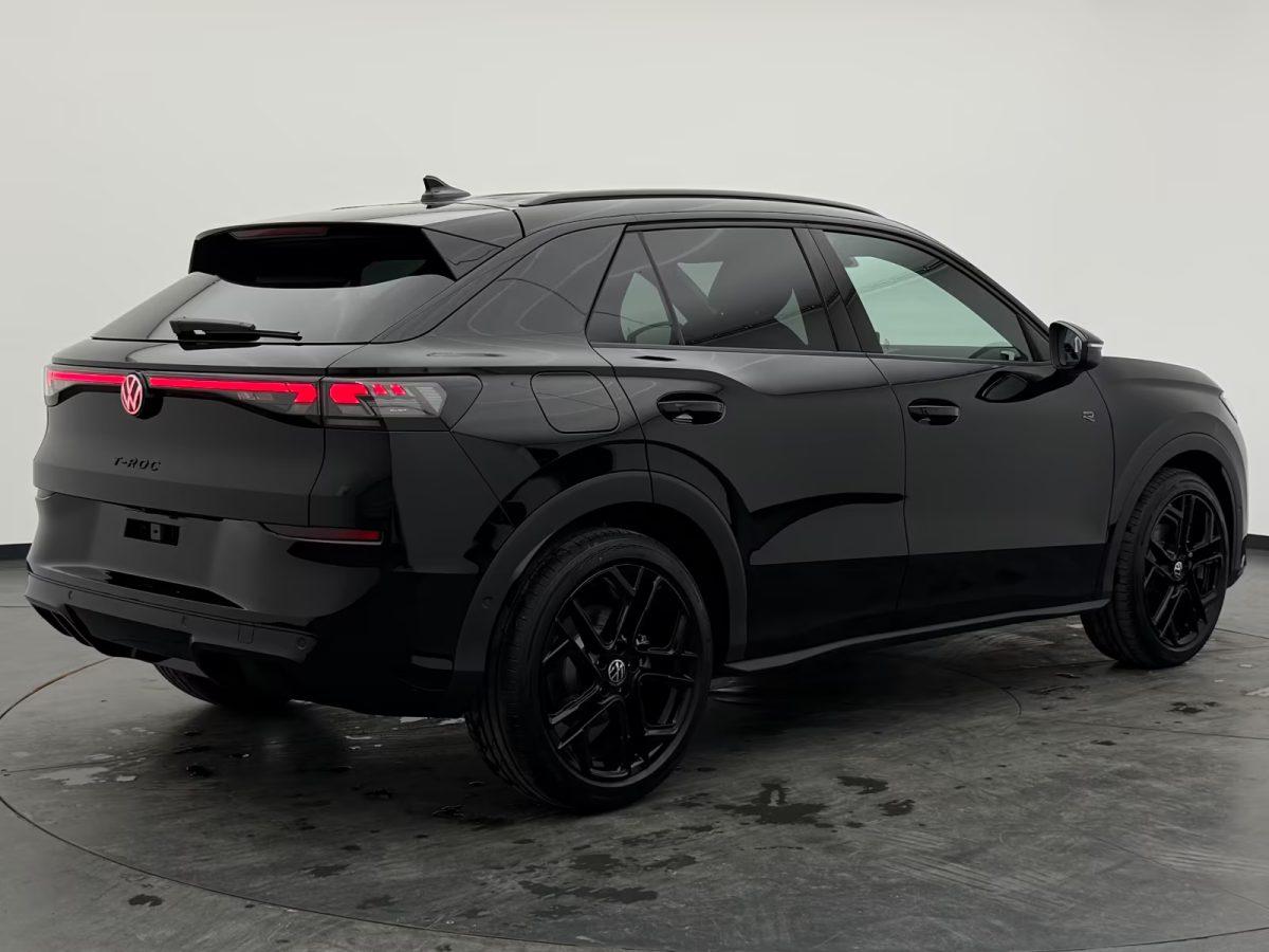 Volkswagen T-Roc 1.5 eTSI DSG R-Line +BLACK-STYLE+CAM+AHK+