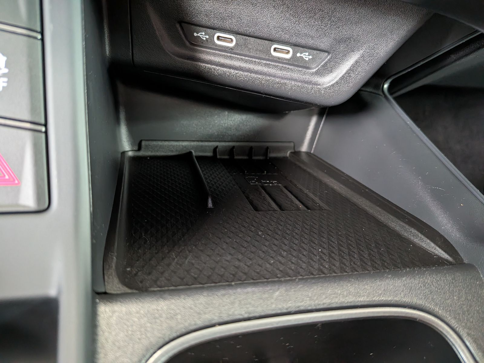 Fahrzeugabbildung CUPRA Terramar 1.5 eTSI Tribe Sennh Matrix HUD AHK 20