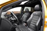 Volkswagen Golf VII AKRA|PANO|FULL OPTION - Volkswagen Golf: Gelb