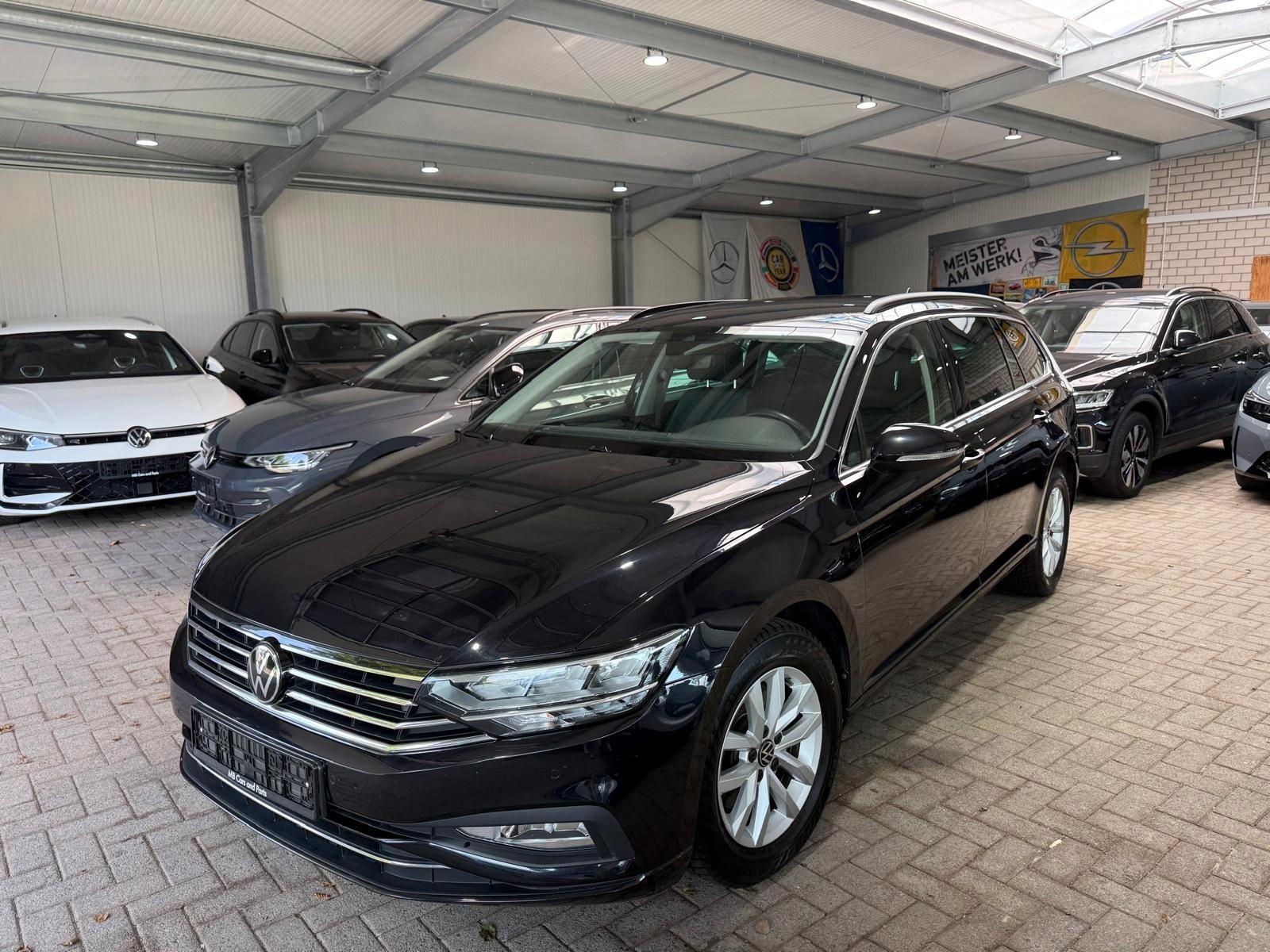 Volkswagen Passat 1.5 TSI Business LED ACC SHZ Navi APP-con