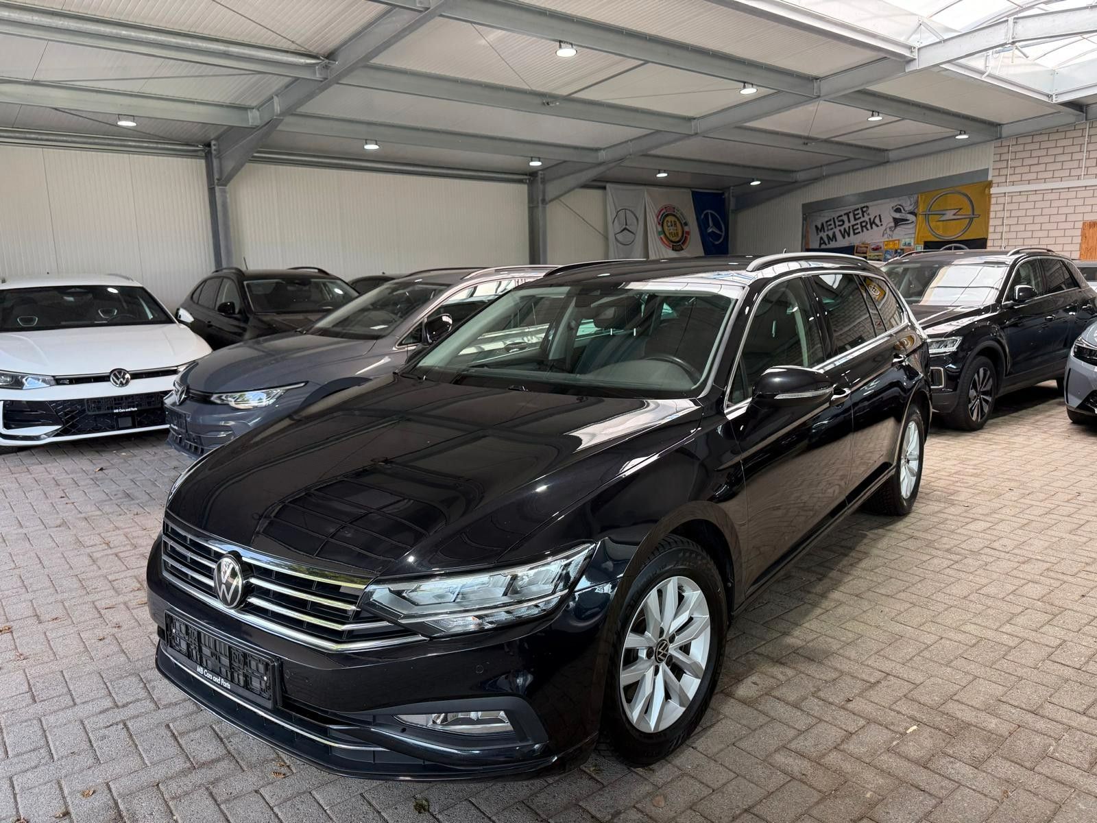 Volkswagen Passat 1.5 TSI Business LED ACC SHZ Navi APP-con