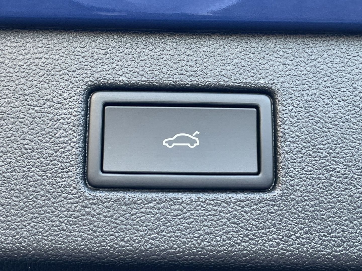 T-Roc R-Line 1.5 eTSI IQ.LIGHT/HUD/AHK/Pano/H&K 